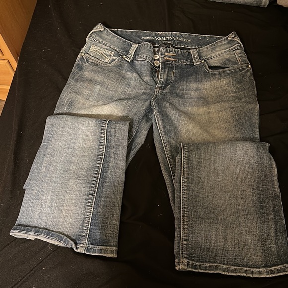 Jeans - Picture 2 of 4